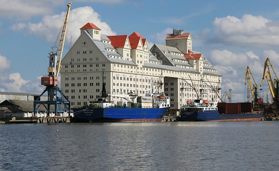 Морской специализированный терминал по перевалке и хранению зерновых, сыпучих грузов «Портовый элеватор» (г. Калининград)