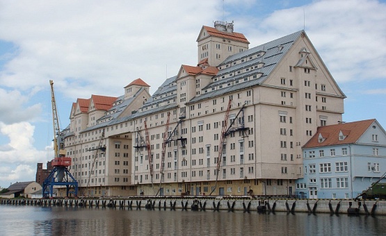 Морской специализированный терминал по перевалке и хранению зерновых, сыпучих грузов «Портовый элеватор» (г. Калининград)